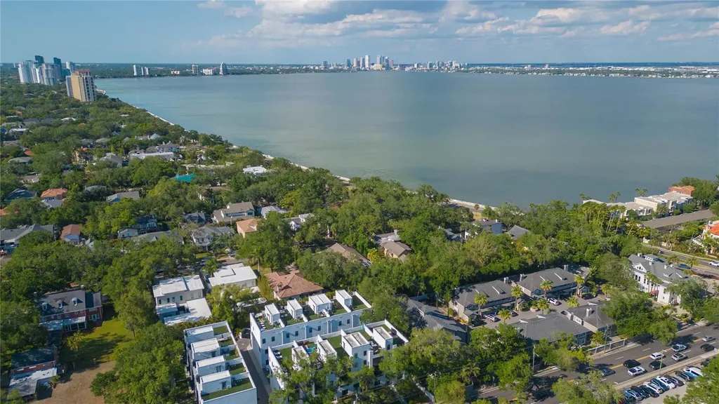 2851 W Gandy Boulevard Tampa FL 33611