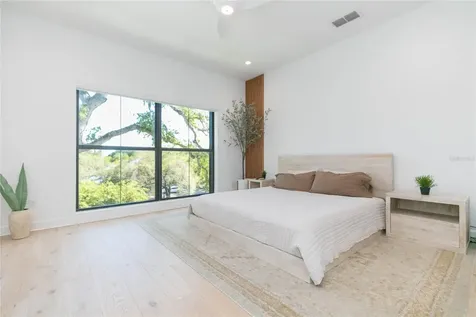 2851 W Gandy Boulevard Tampa FL 33611