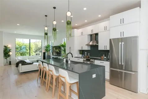 2851 W Gandy Boulevard Tampa FL 33611