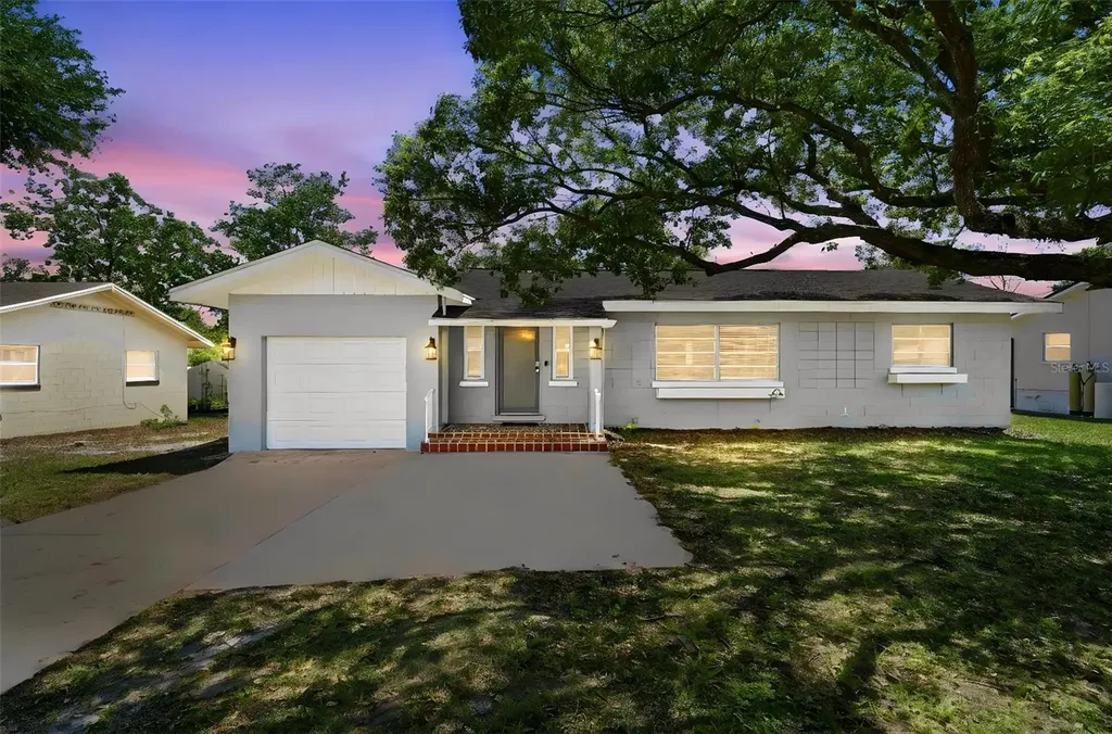 65 Community Drive Debary FL 32713