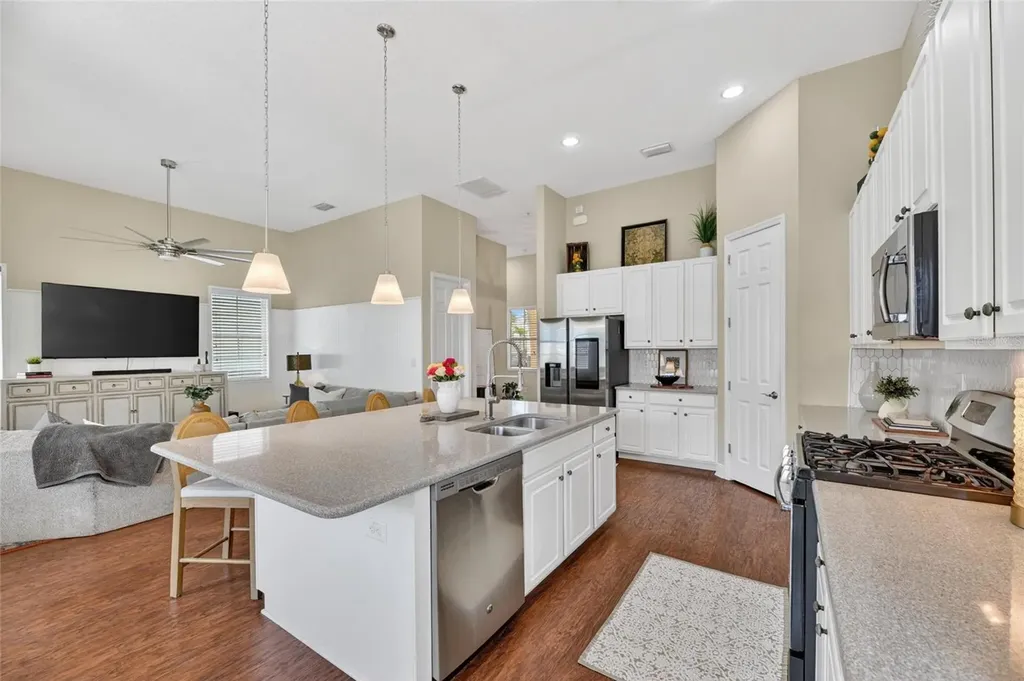 508 Winterside Drive Apollo Beach FL 33572