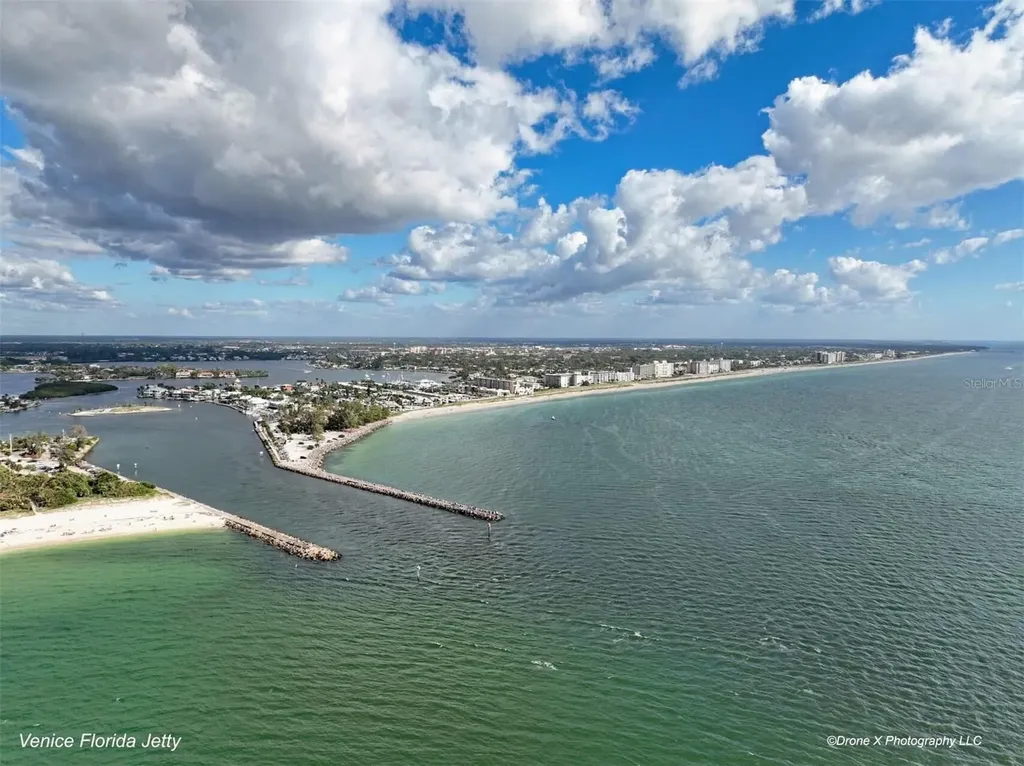 102 2nd Avenue Venice FL 34285
