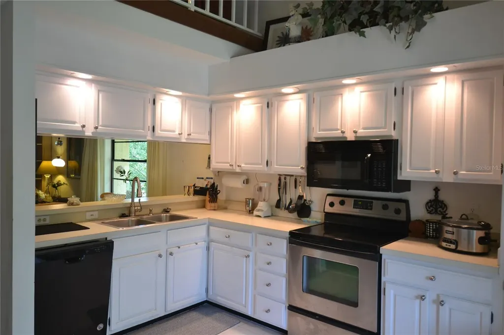 112 Lindsay Lane Oldsmar FL 34677