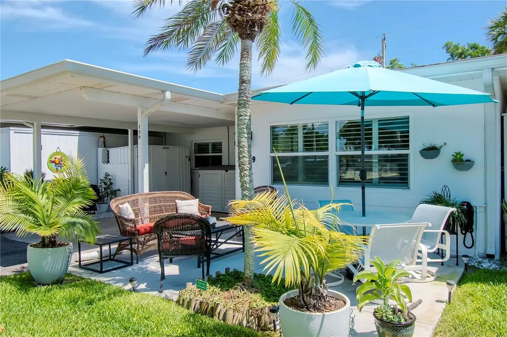 139 Field Avenue E Venice FL 34285