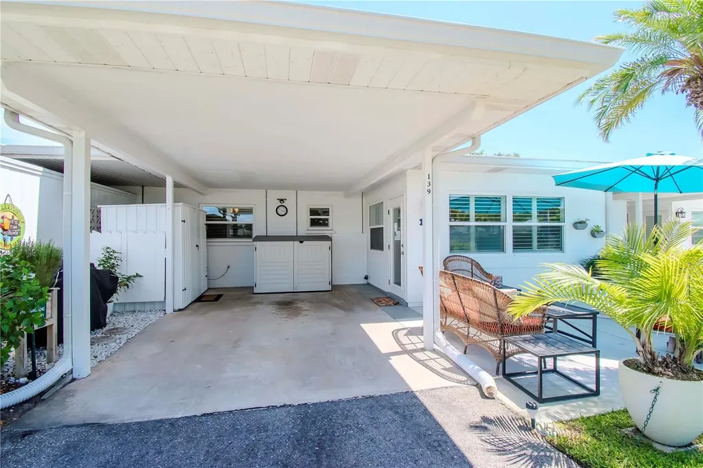 139 Field Avenue E Venice FL 34285