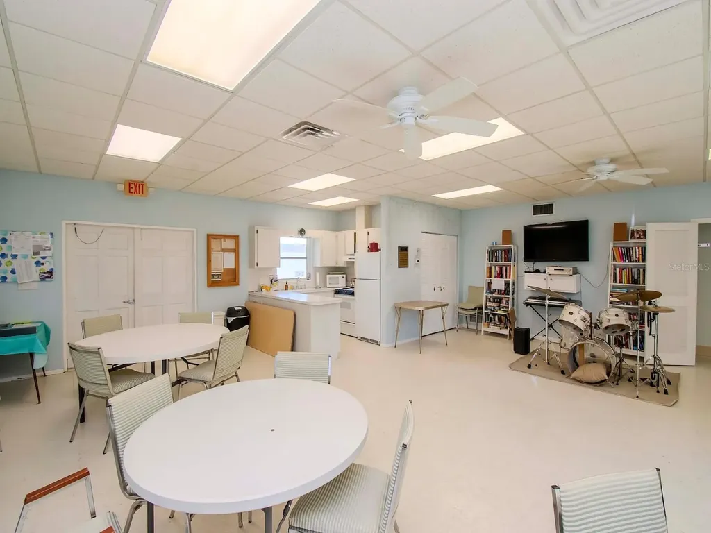 139 Field Avenue E Venice FL 34285