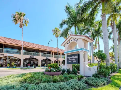139 Field Avenue E Venice FL 34285