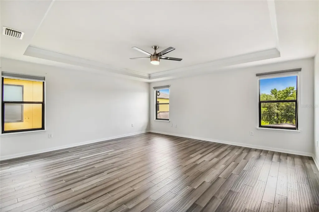 11027 Tahiti Isle Lane Tampa FL 33647