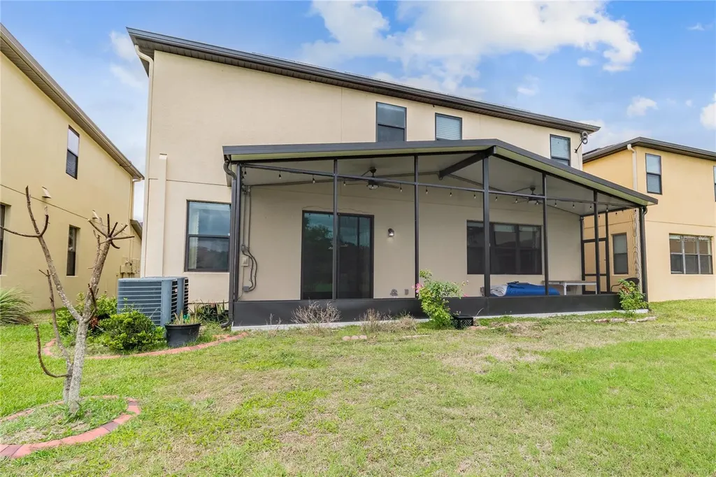 11027 Tahiti Isle Lane Tampa FL 33647