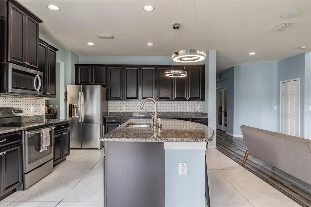 11027 Tahiti Isle Lane Tampa FL 33647