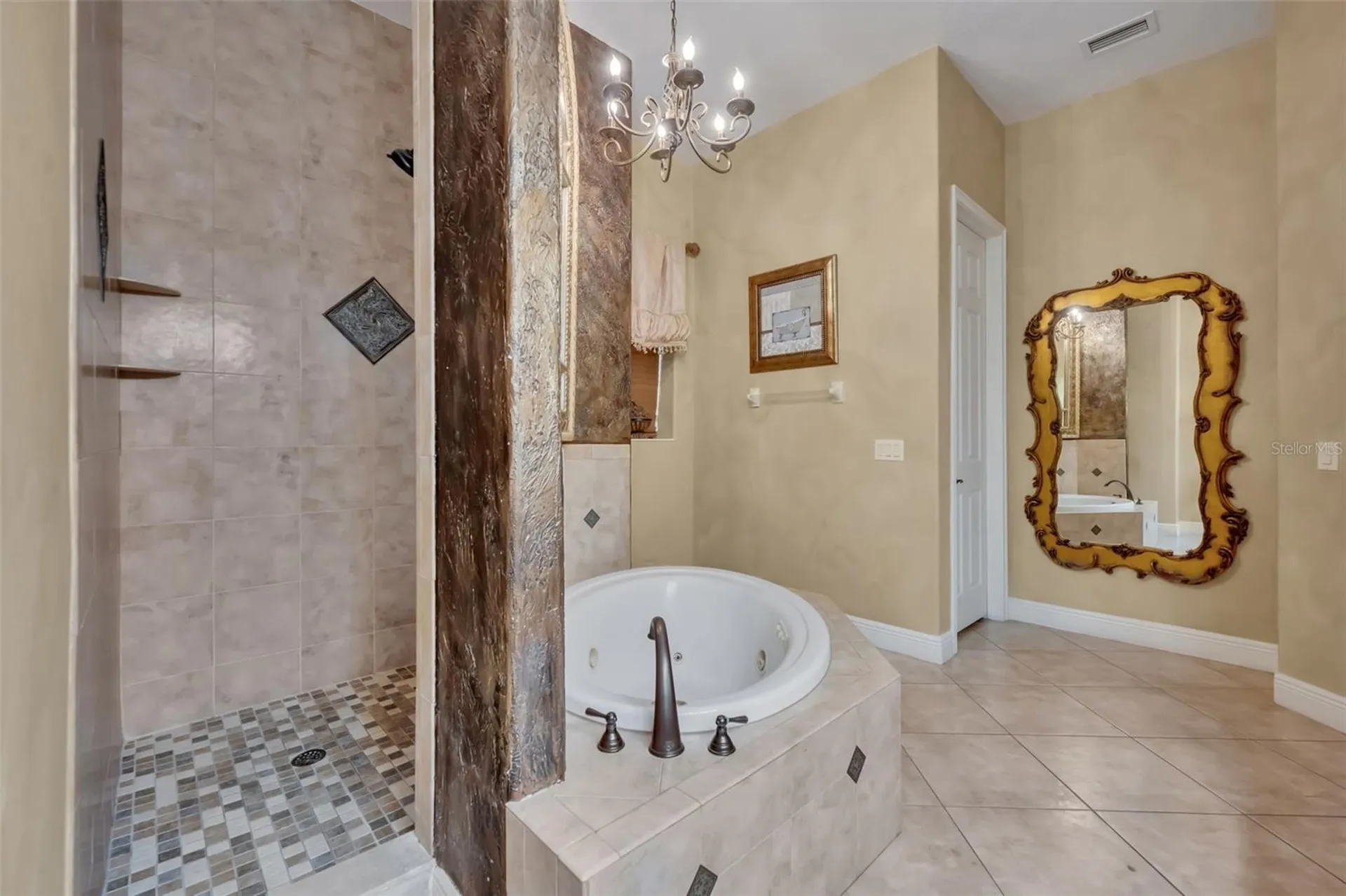 2713 Formosa Boulevard Kissimmee FL 34747