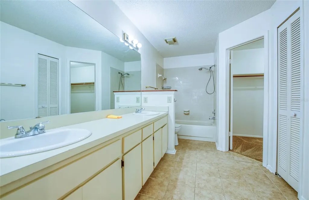 6922 Silvermill Drive Tampa FL 33635
