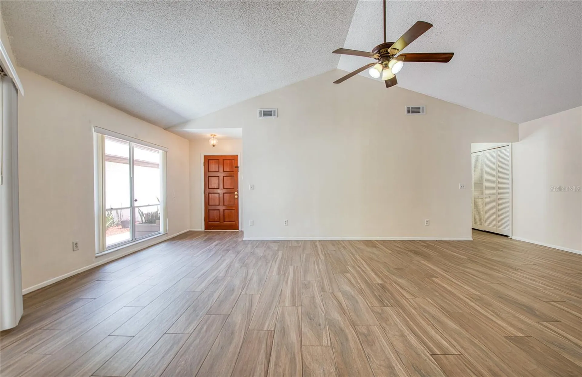 6922 Silvermill Drive Tampa FL 33635