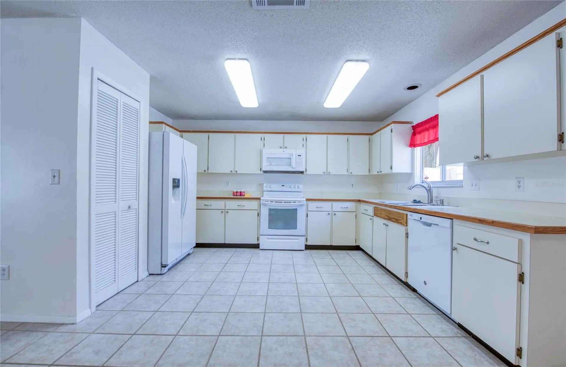 6922 Silvermill Drive Tampa FL 33635