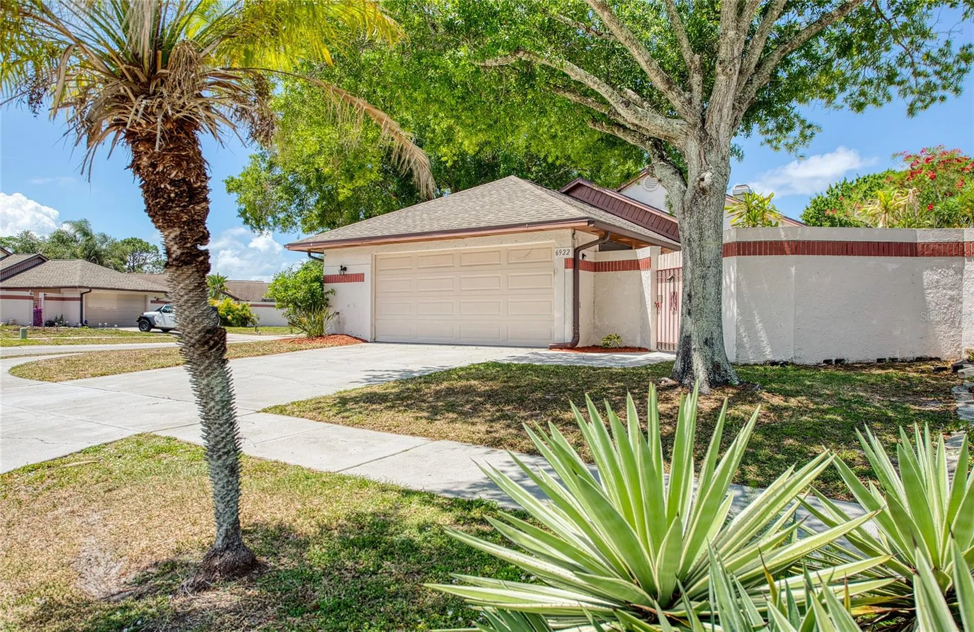 6922 Silvermill Drive Tampa FL 33635