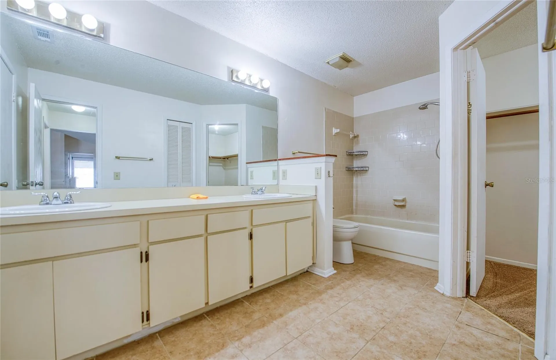 6922 Silvermill Drive Tampa FL 33635