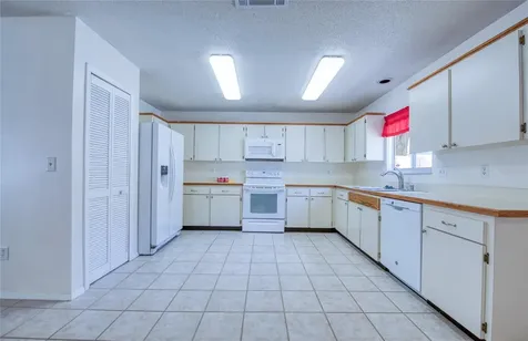 6922 Silvermill Drive Tampa FL 33635