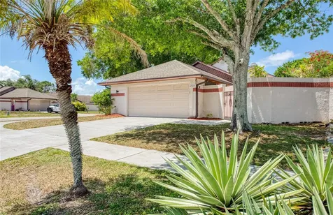 6922 Silvermill Drive Tampa FL 33635