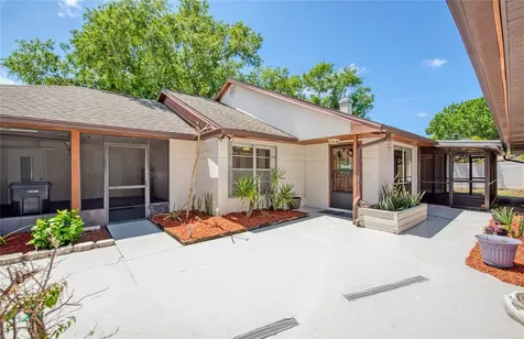 6922 Silvermill Drive Tampa FL 33635