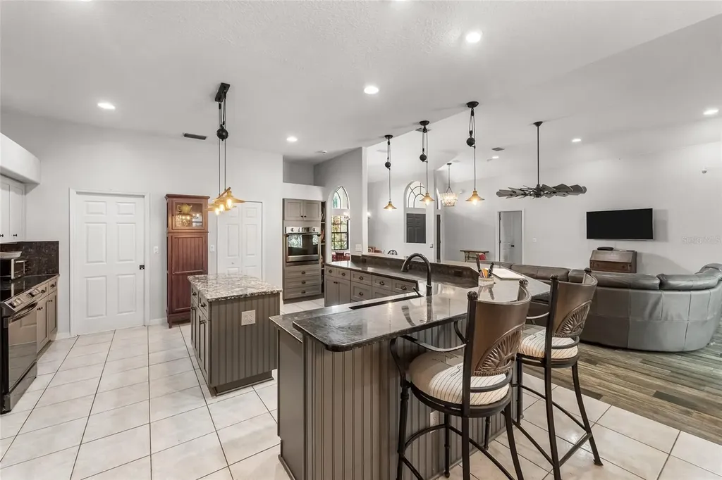1012 Kingsborough Gardens Court Lutz FL 33548