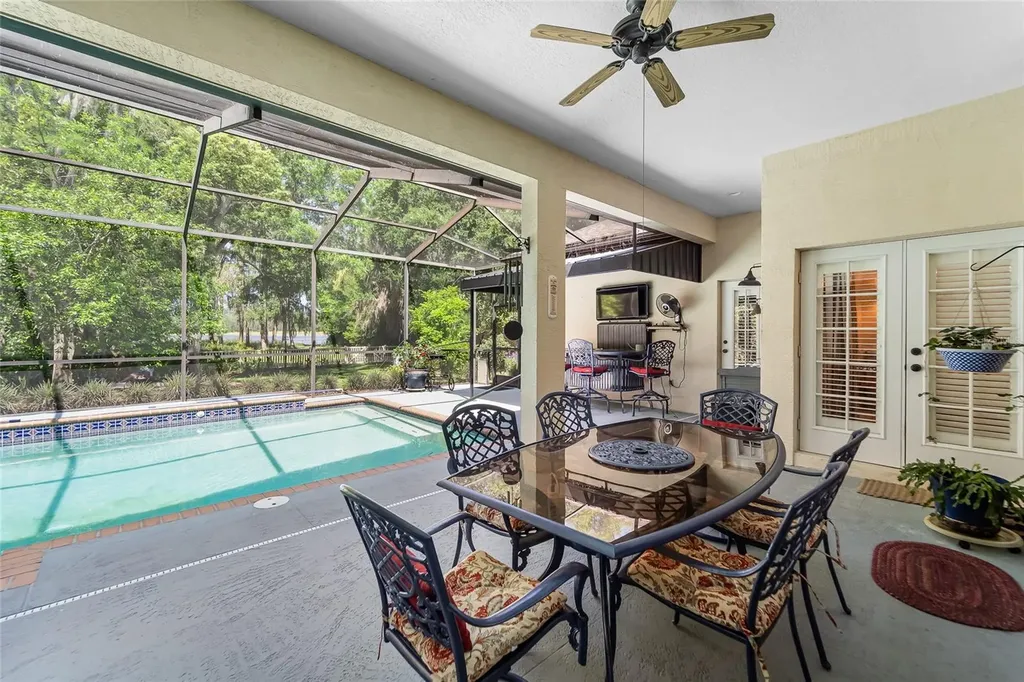 1012 Kingsborough Gardens Court Lutz FL 33548
