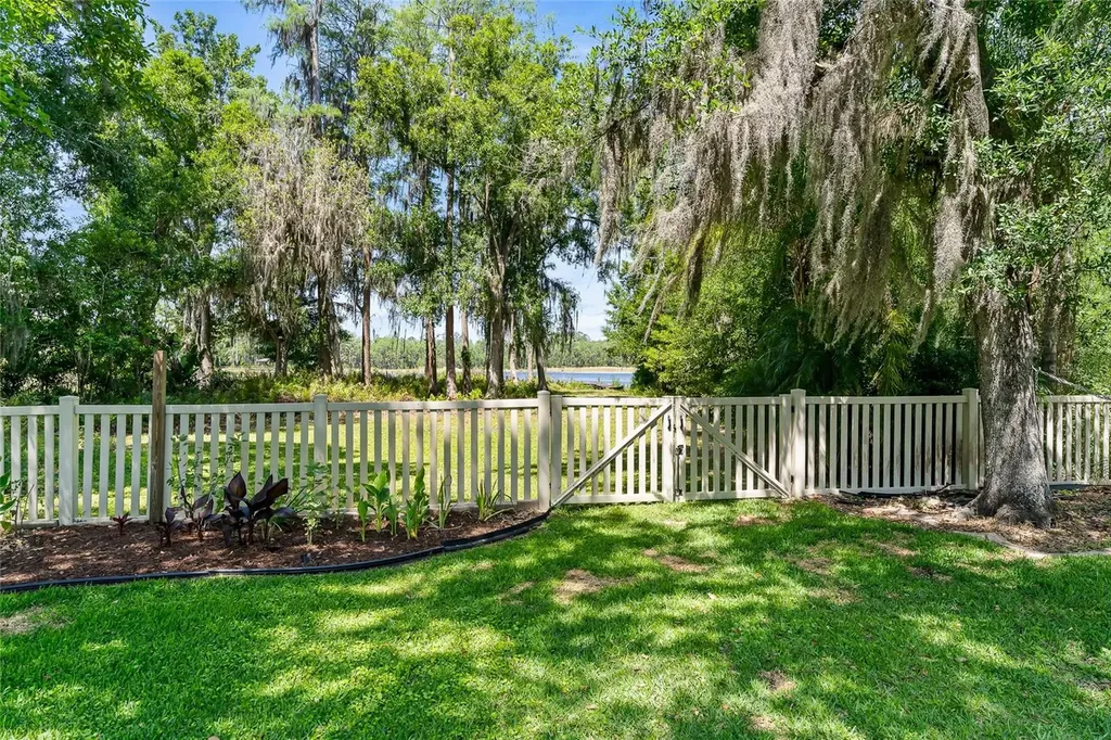 1012 Kingsborough Gardens Court Lutz FL 33548