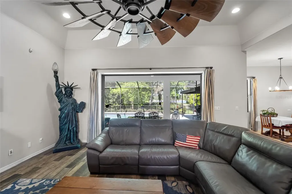 1012 Kingsborough Gardens Court Lutz FL 33548