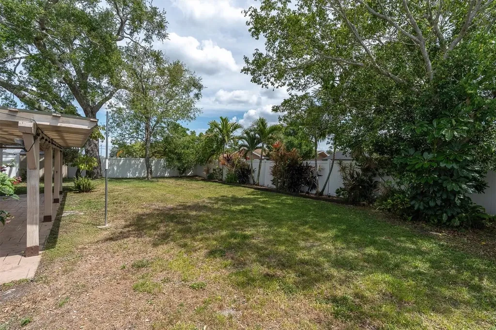13176 Dorchester Drive Seminole FL 33776