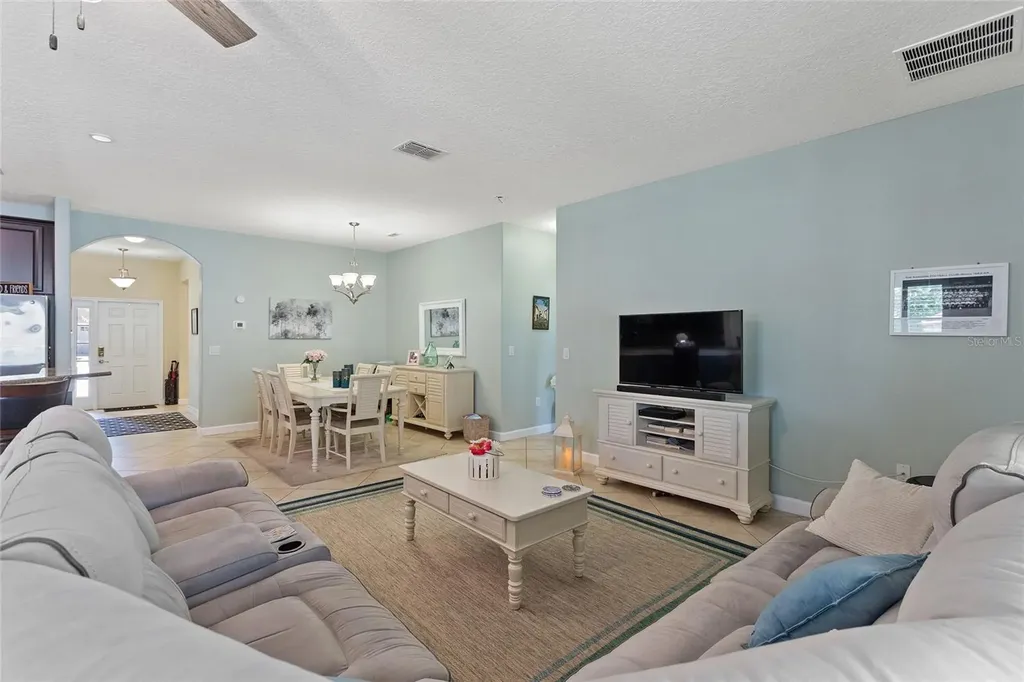 8961 Dove Valley Way Davenport FL 33896