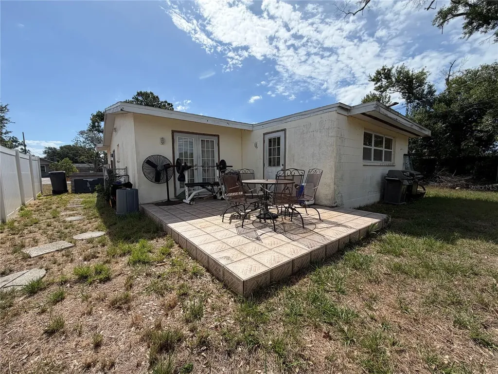 5164 Jasmine Circle St Petersburg FL 33714