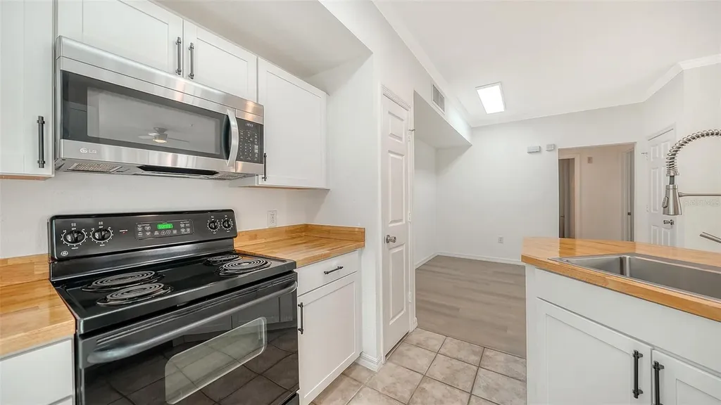 5561 Rosehill Road Sarasota FL 34233