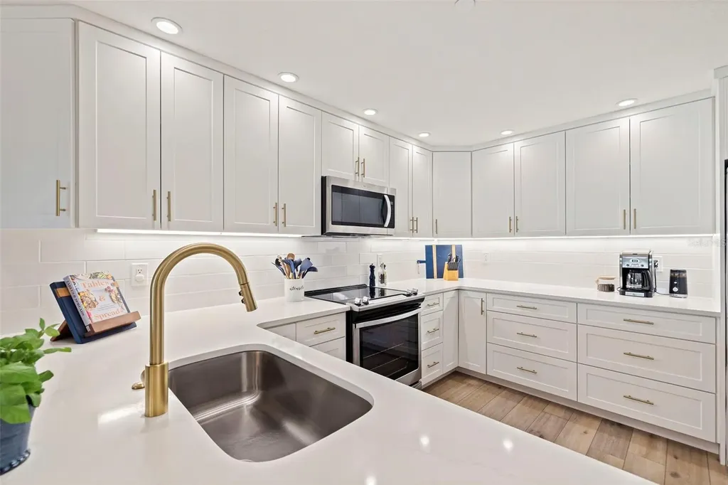 1586 Gulf Boulevard Clearwater Beach FL 33767