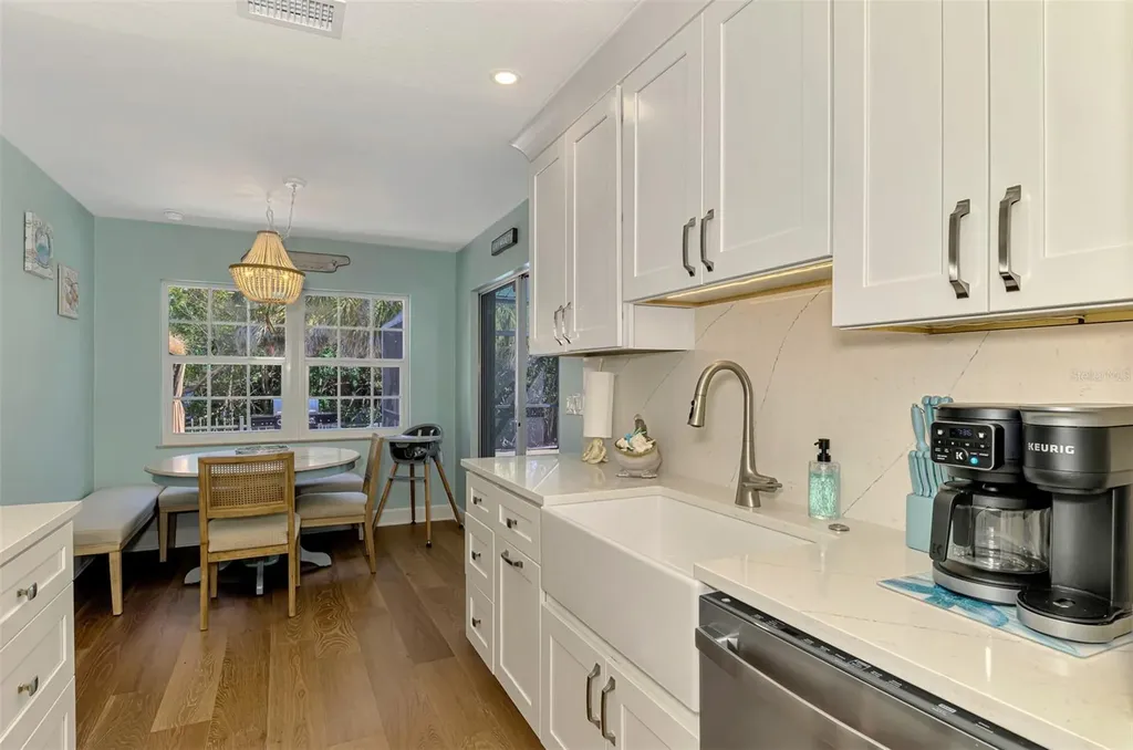 307 Avenida De Paradisio Sarasota FL 34242