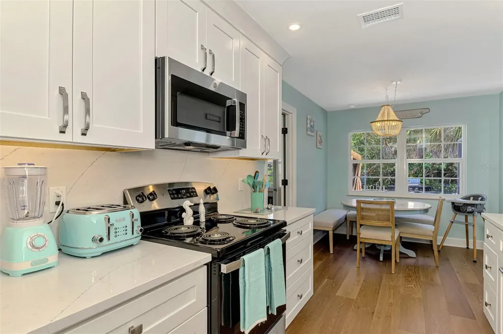 307 Avenida De Paradisio Sarasota FL 34242