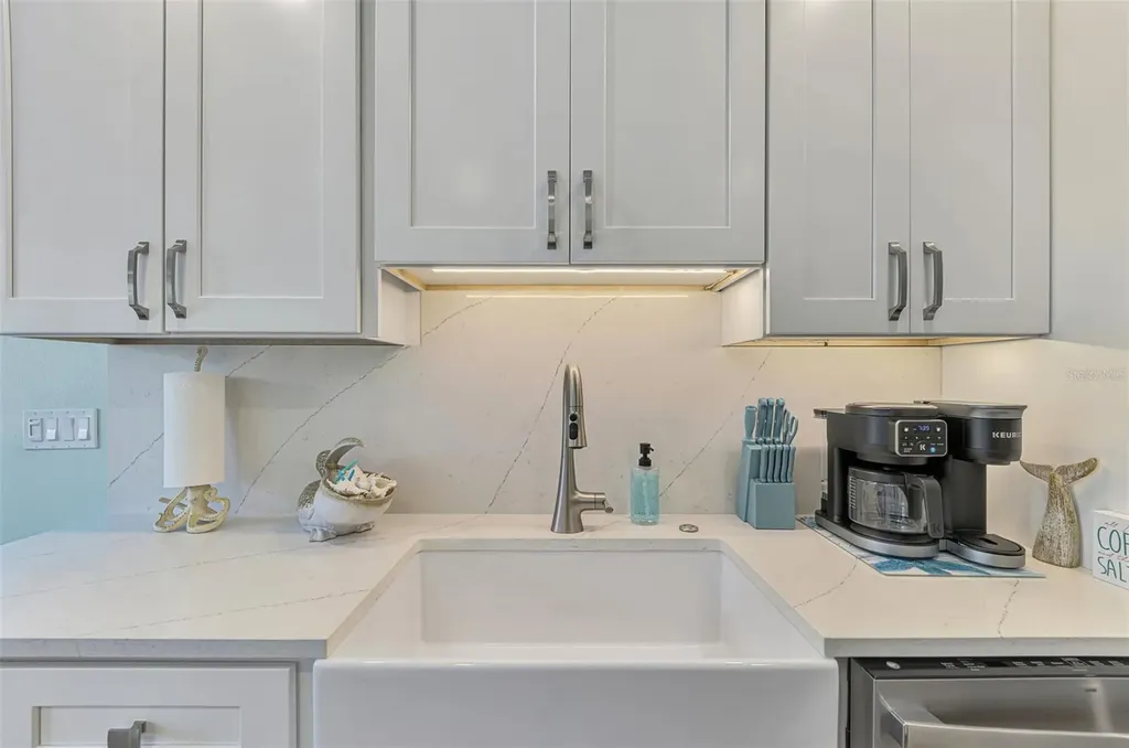 307 Avenida De Paradisio Sarasota FL 34242