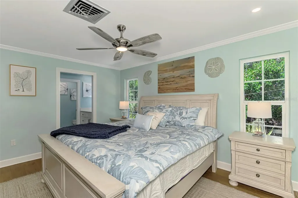 307 Avenida De Paradisio Sarasota FL 34242