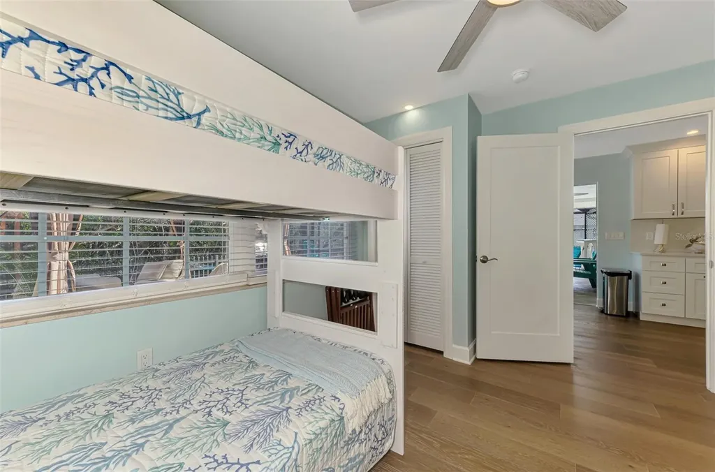 307 Avenida De Paradisio Sarasota FL 34242