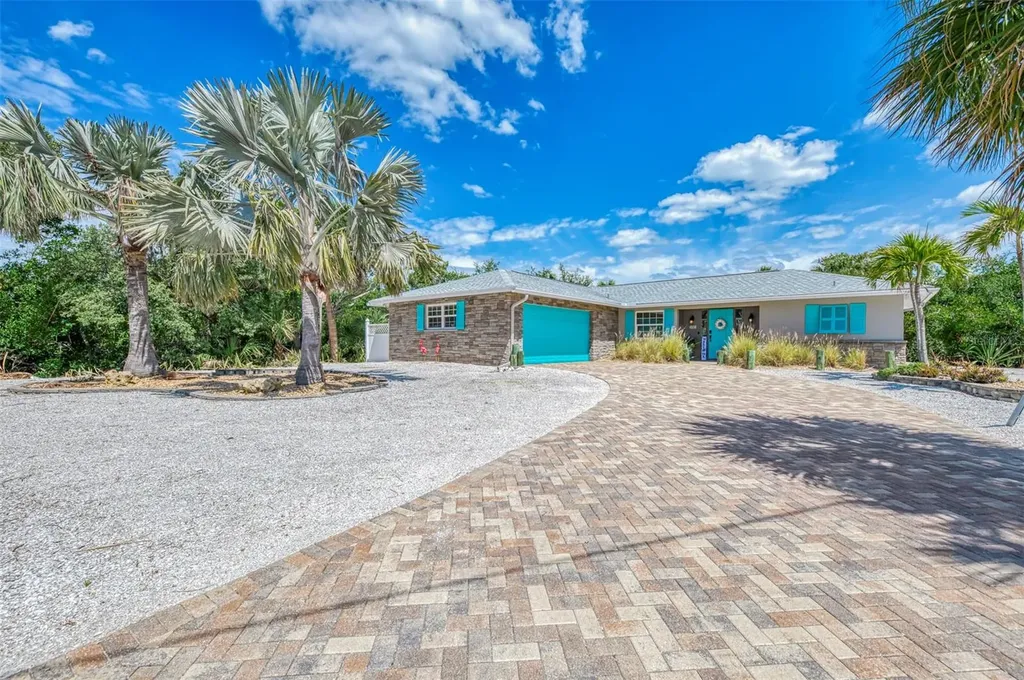 307 Avenida De Paradisio Sarasota FL 34242