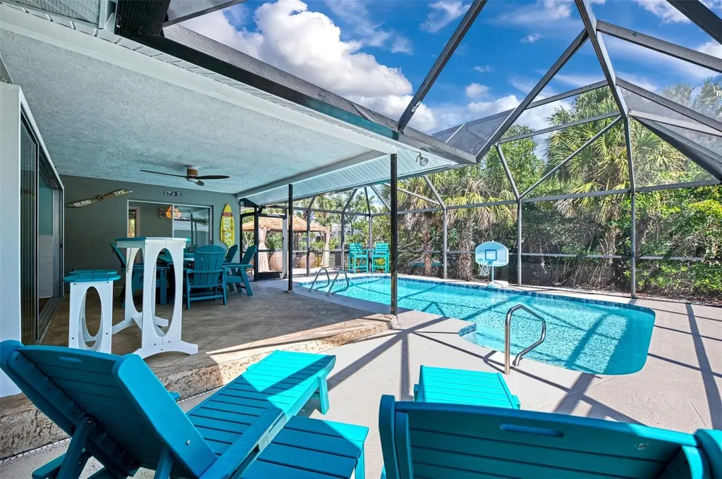 307 Avenida De Paradisio Sarasota FL 34242