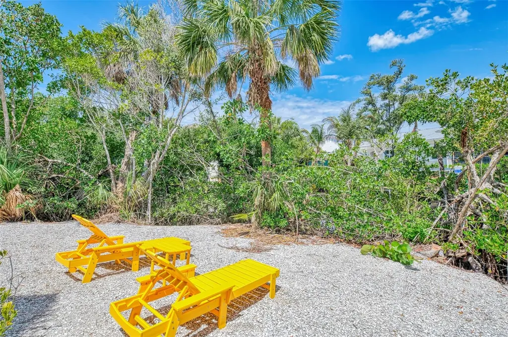 307 Avenida De Paradisio Sarasota FL 34242