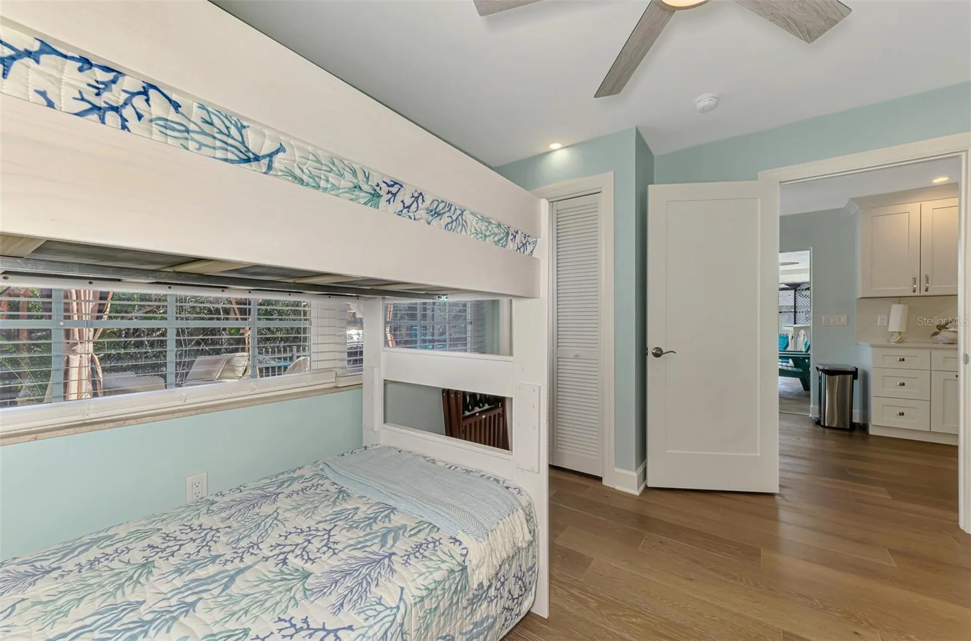 307 Avenida De Paradisio Sarasota FL 34242