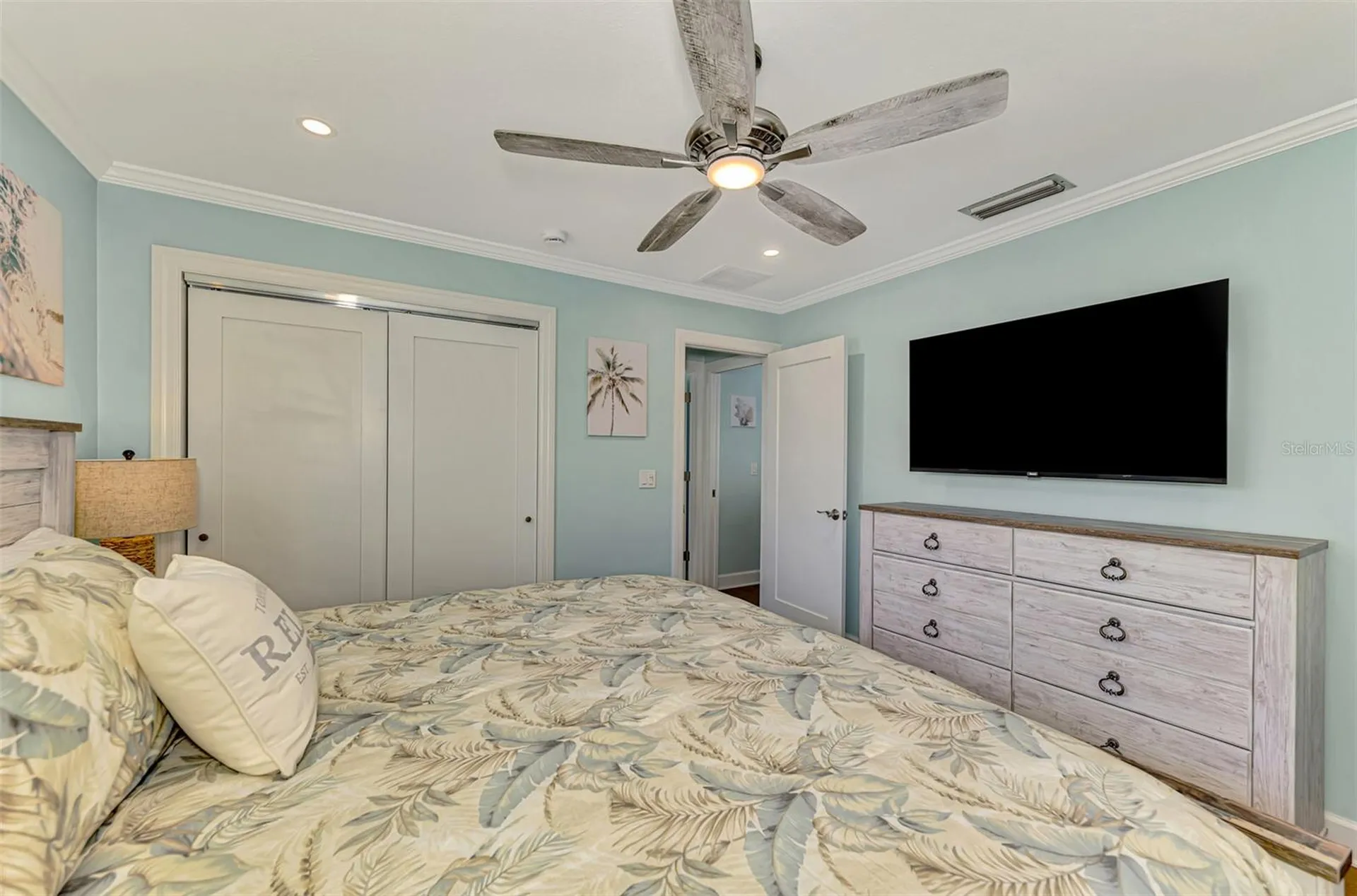 307 Avenida De Paradisio Sarasota FL 34242