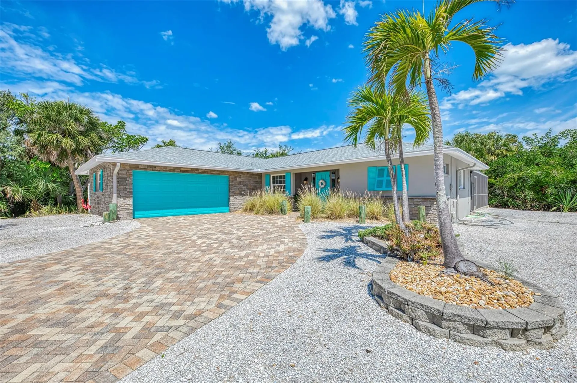 307 Avenida De Paradisio Sarasota FL 34242