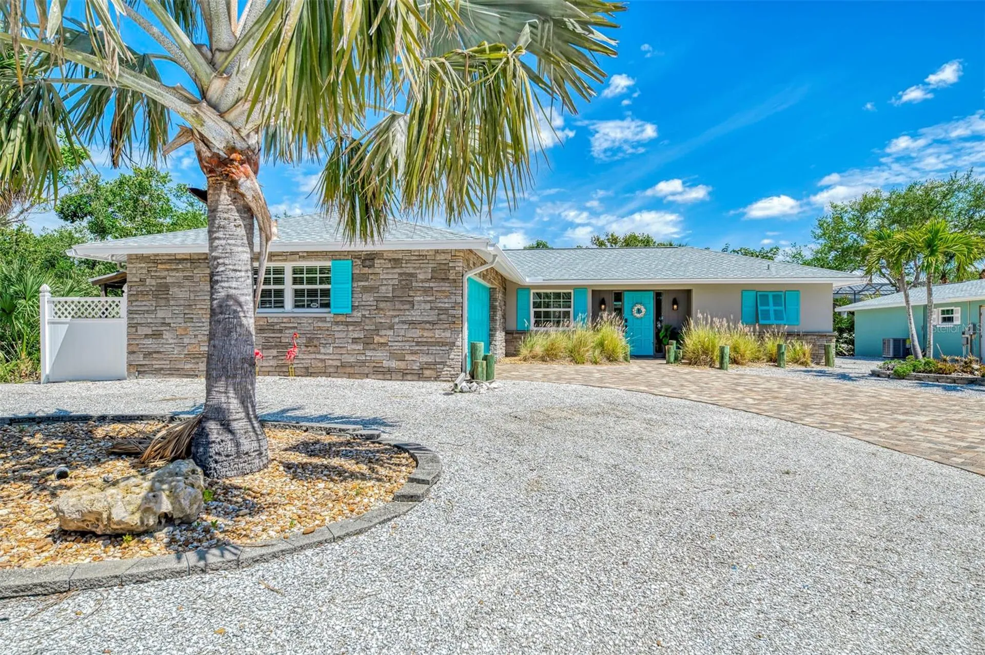307 Avenida De Paradisio Sarasota FL 34242
