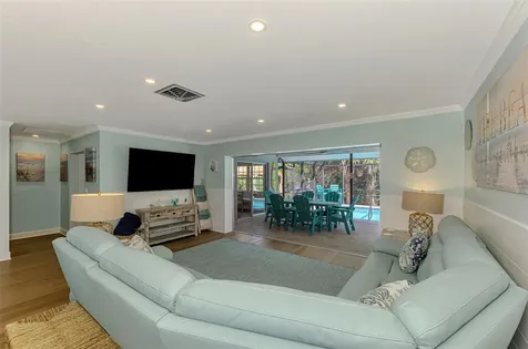 307 Avenida De Paradisio Sarasota FL 34242