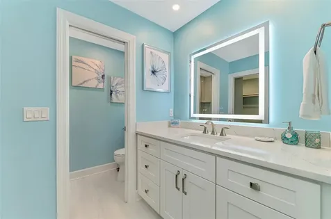 307 Avenida De Paradisio Sarasota FL 34242