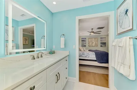 307 Avenida De Paradisio Sarasota FL 34242