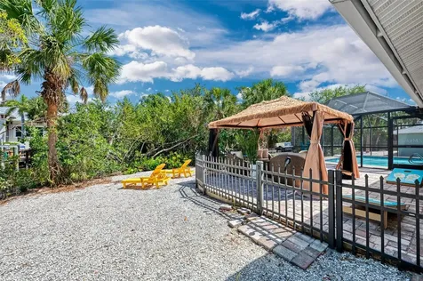 307 Avenida De Paradisio Sarasota FL 34242