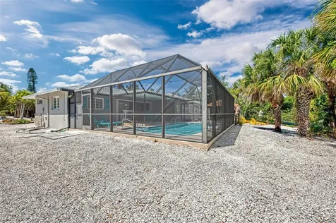 307 Avenida De Paradisio Sarasota FL 34242