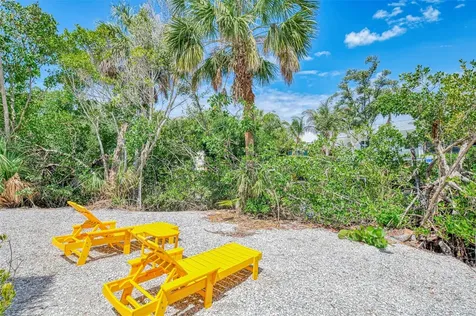 307 Avenida De Paradisio Sarasota FL 34242